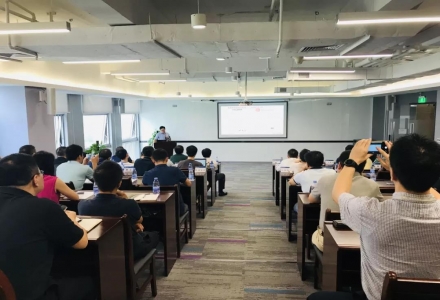 布局未來，8K超高清音視頻技術(shù)標(biāo)準(zhǔn)討論會(huì)在鵬城實(shí)驗(yàn)室“啟智空間”順利舉行